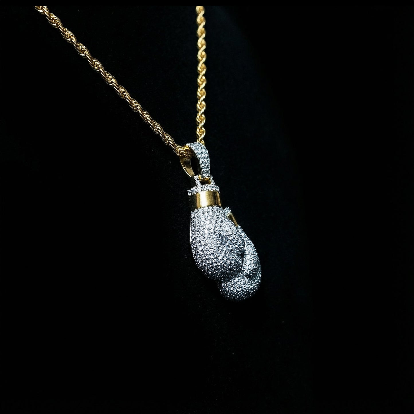 Iced Out Boxhandschuh Anhänger