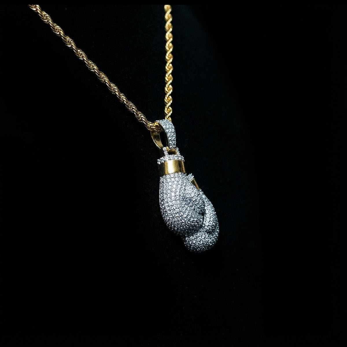 Iced Out Boxhandschuh Anhänger